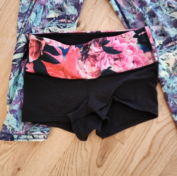 Lululemon capri leggings and shorts size 2 - Picture 3 of 6